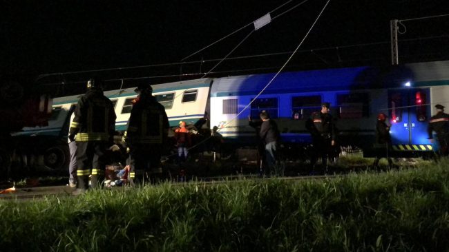 Disastro ferroviario Piemonte: treno deraglia, 2 morti e 15 feriti