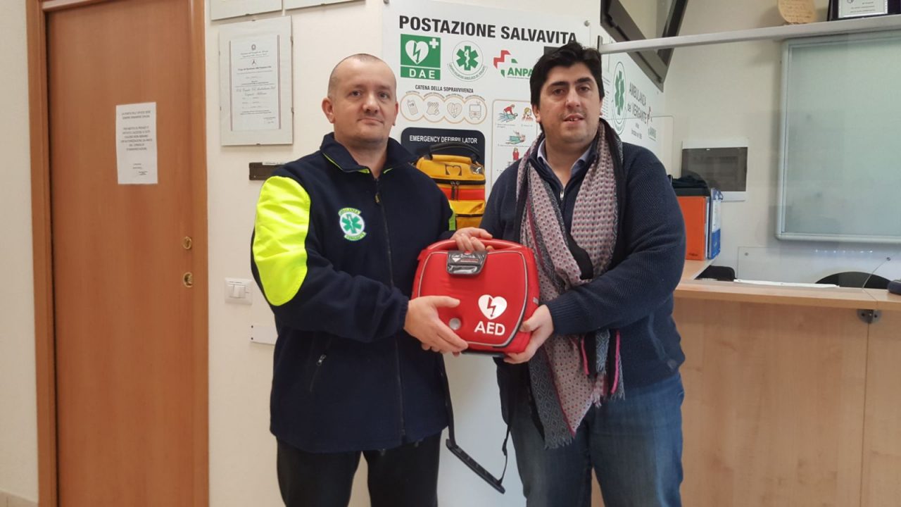 Pasticcieri donano un defibrillatore all’Ambulanza del Vergante
