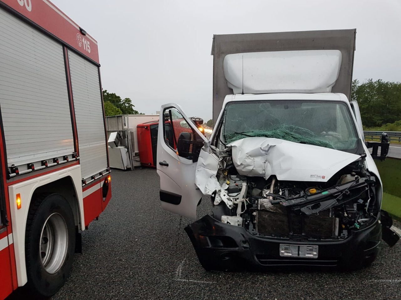 Camion ribaltato in autostrada, traffico in tilt