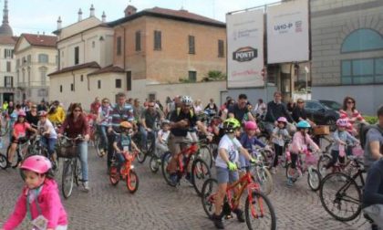 Bimbinbici, in 500 a pedalare per Novara FOTOGALLERY