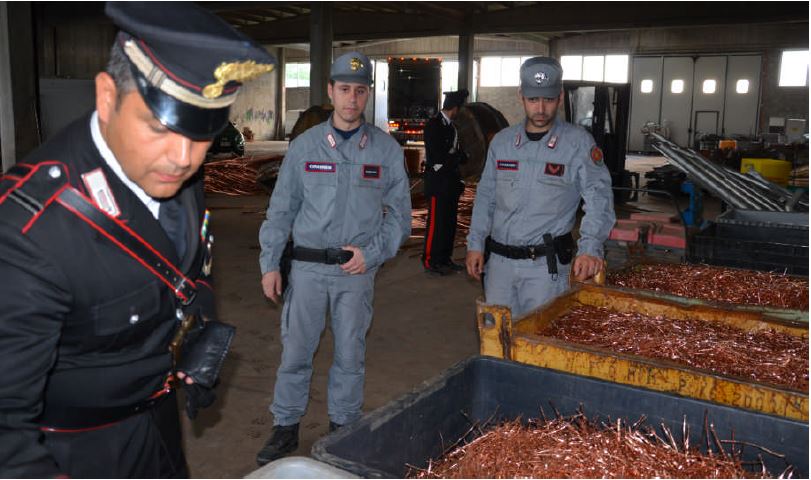 A Biandrate scovato enorme deposito di rame rubato dalle ferrovie