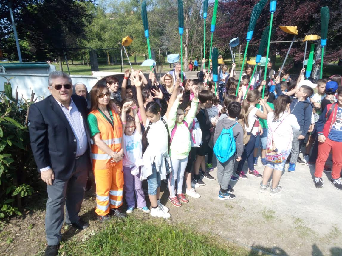 “Junior day”, i bambini puliscono il parco
