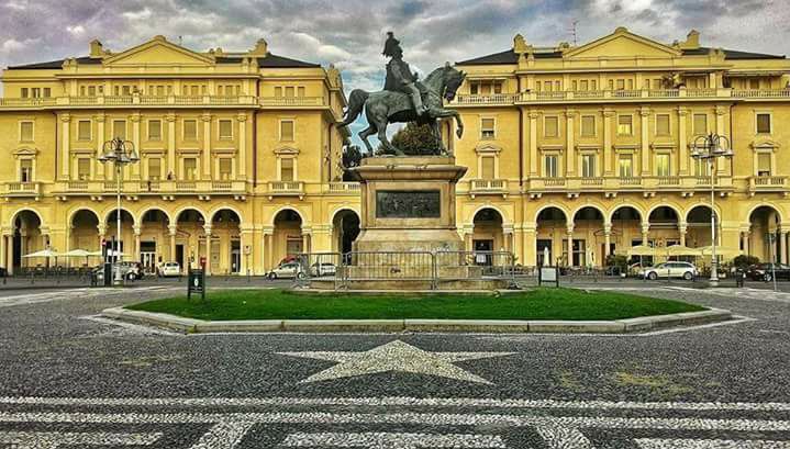 Cantieri a Novara, si asfaltano piazza Martiri e largo Costituente