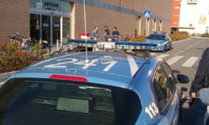 Ruba auto e poi ferisce Agente