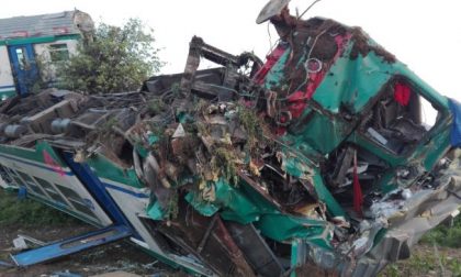Disastro ferroviario, Regione Piemonte: "Quel passaggio a livello è da sopprimere"