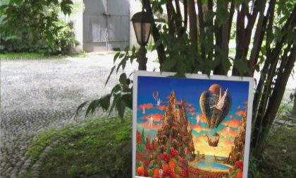 Nicola Pankoff espone le sue "fiabe" nel giardino di Palazzo Natta a Novara