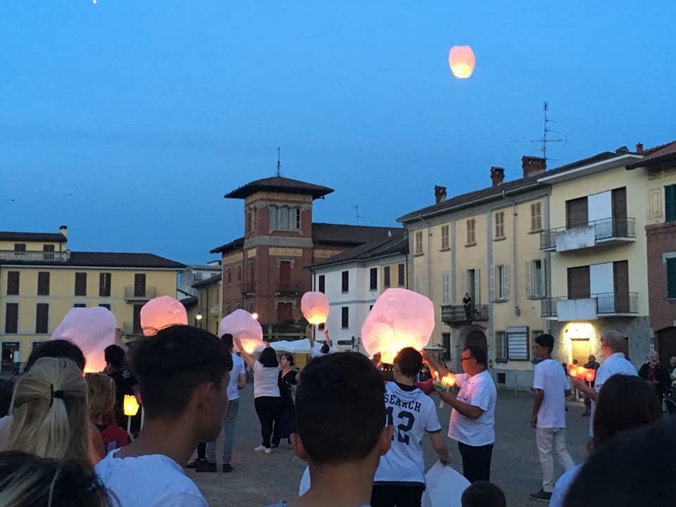 Travolta dal carro funebre: in 200 alla marcia silenziosa per Alice