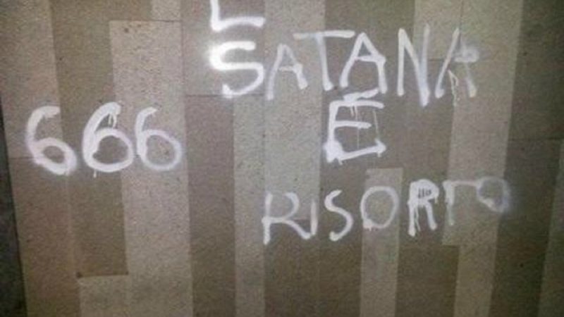 Satanisti a Oropa: profanate cinque tombe