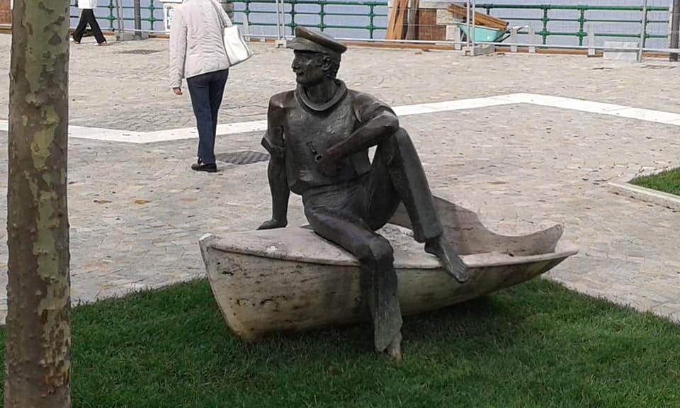 Barcaiolo Sondaggio tra gli aronesi per girarlo verso il lago