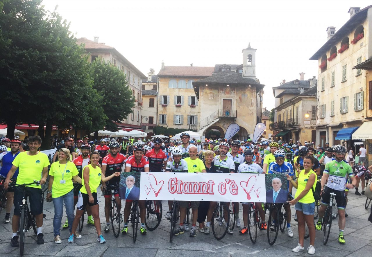 Pedalata tra le stelle a Orta per beneficenza