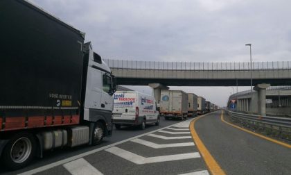 Code sull’autostrada verso il mare