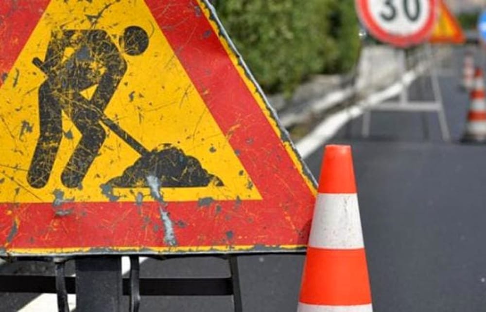 Strada chiusa al traffico per lavori a Novara
