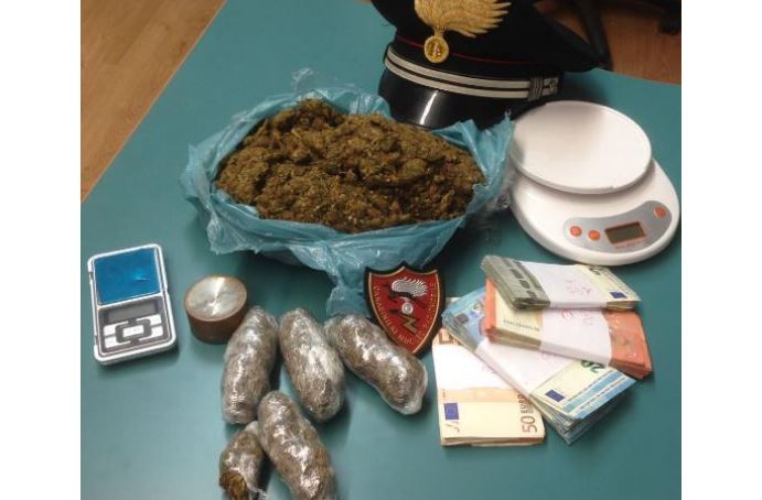 Arrestato nigeriano a Novara: trovato con 6 involucri di marijuana e 3mila euro