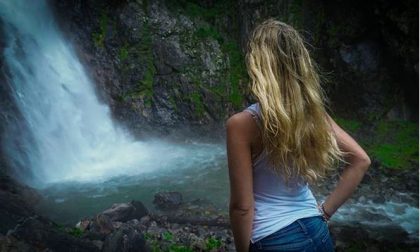 Dopo le Maldive a un’ora da Milano ecco la cascata “segreta” nel Lecchese