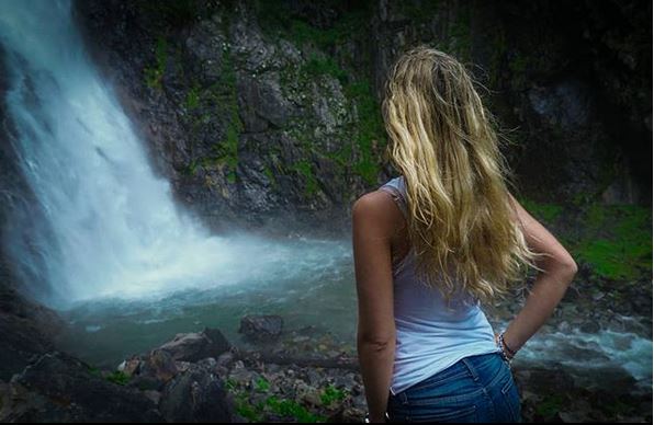 Dopo le Maldive a un’ora da Milano ecco la cascata “segreta” nel Lecchese