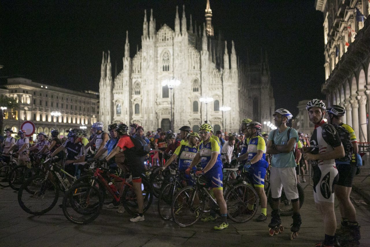 Bike Night: da Milano ad Arona in 650 | FOTO