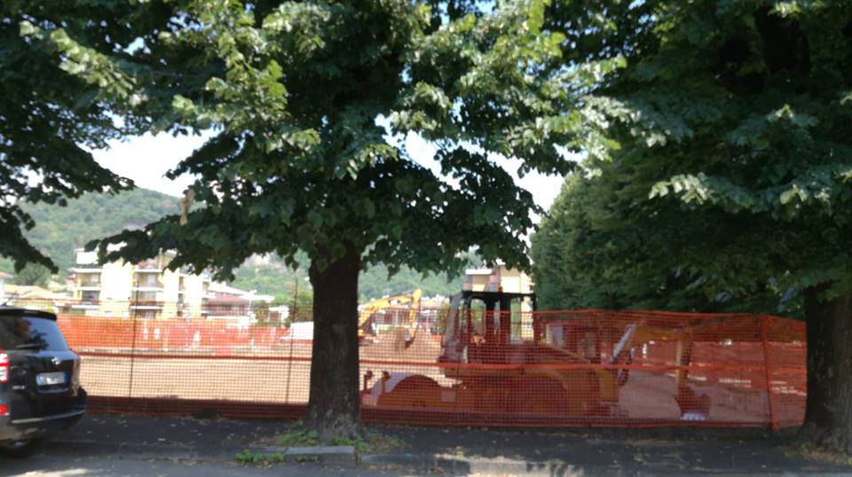 Arona nuovo parcheggio davanti al cimitero
