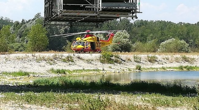 Uomo muore annegato per salvare figlia e nipote di 14 e 9 anni FOTO e VIDEO