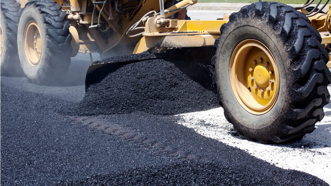 Strade e marciapiedi, asfaltature in tutte le zone di Novara