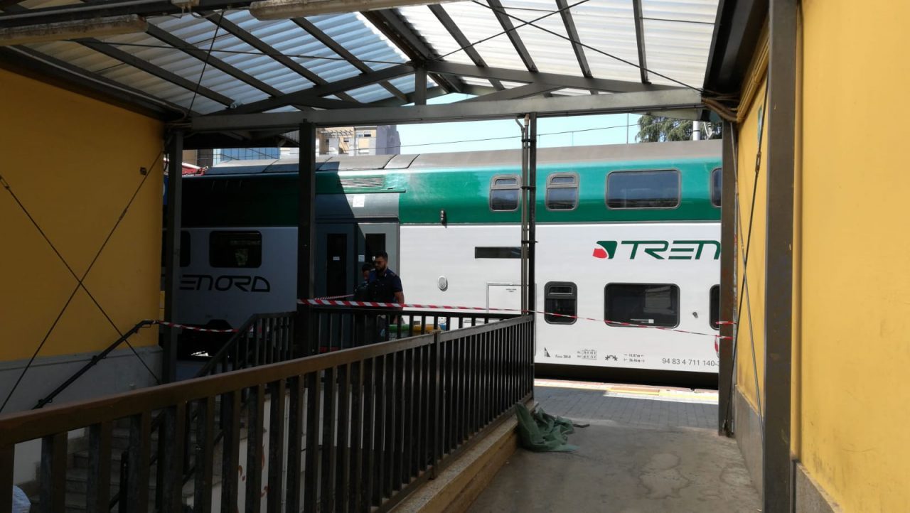 Investito da un treno a Legnano: muore 19enne FOTO