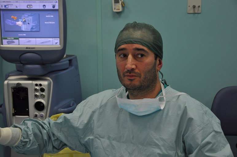 Ospedale Maggiore primo intervento in Italia di vitrectomia con una nuova tecnica