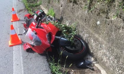 Motociclista in coma: è finito contro un muro