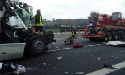Scontro tra camion sull’autostrada Torino-Milano