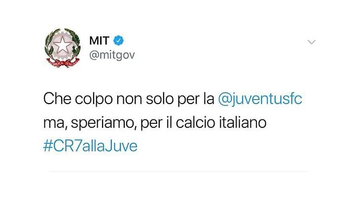 Ronaldo alla Juve: ministro Toninelli esulta col profilo del ministero