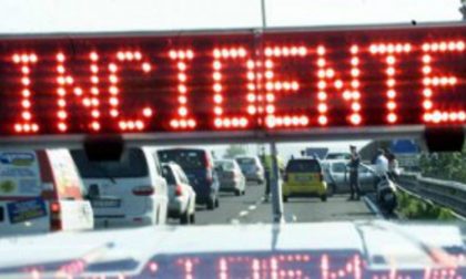 Incidente sulla A26, coinvolti anche bambini