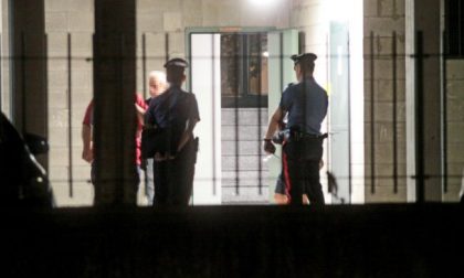 Uomo ucciso dal figlio della compagna