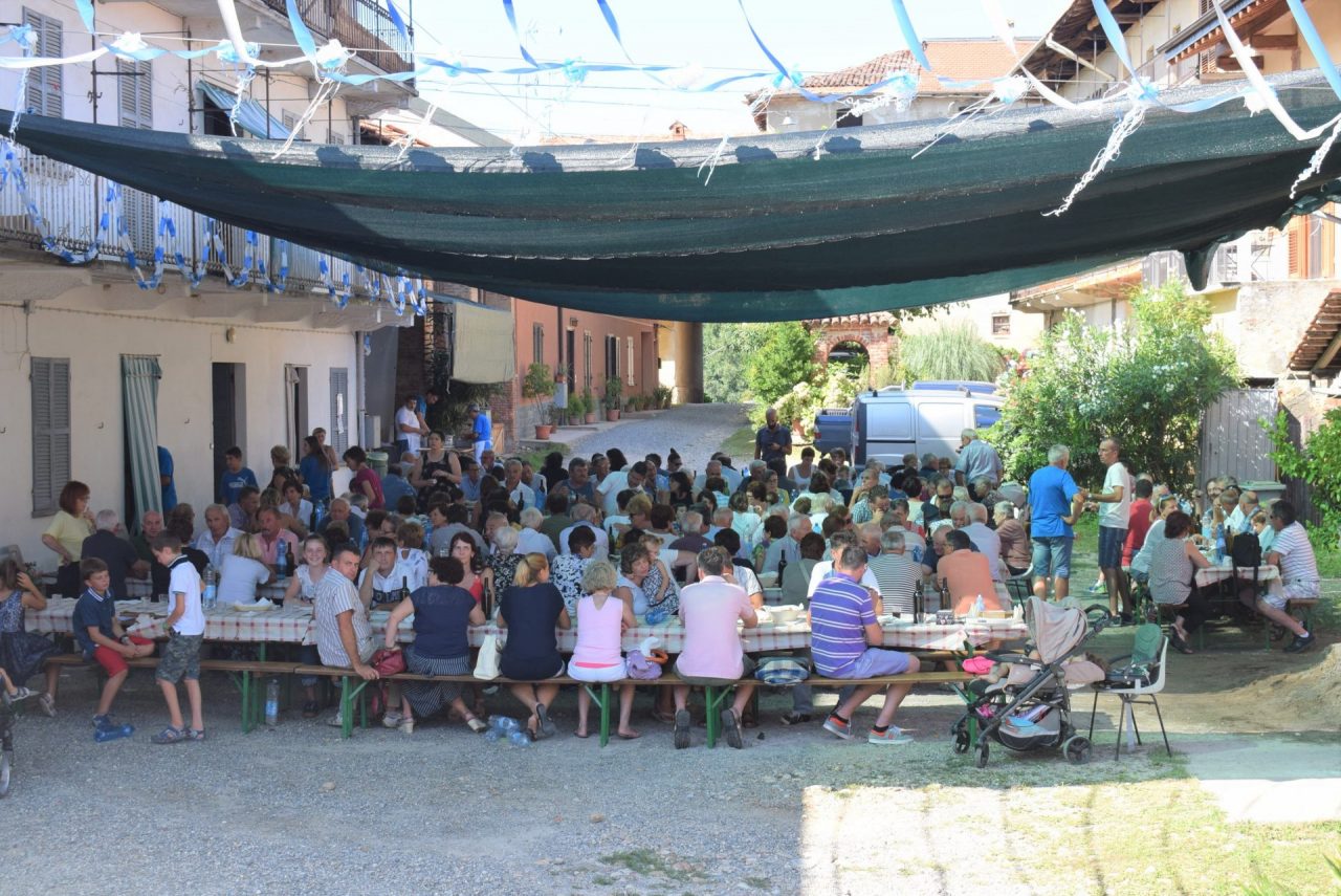 Tradizione a Ferragosto: tutti a pranzo a Cascina Caristo
