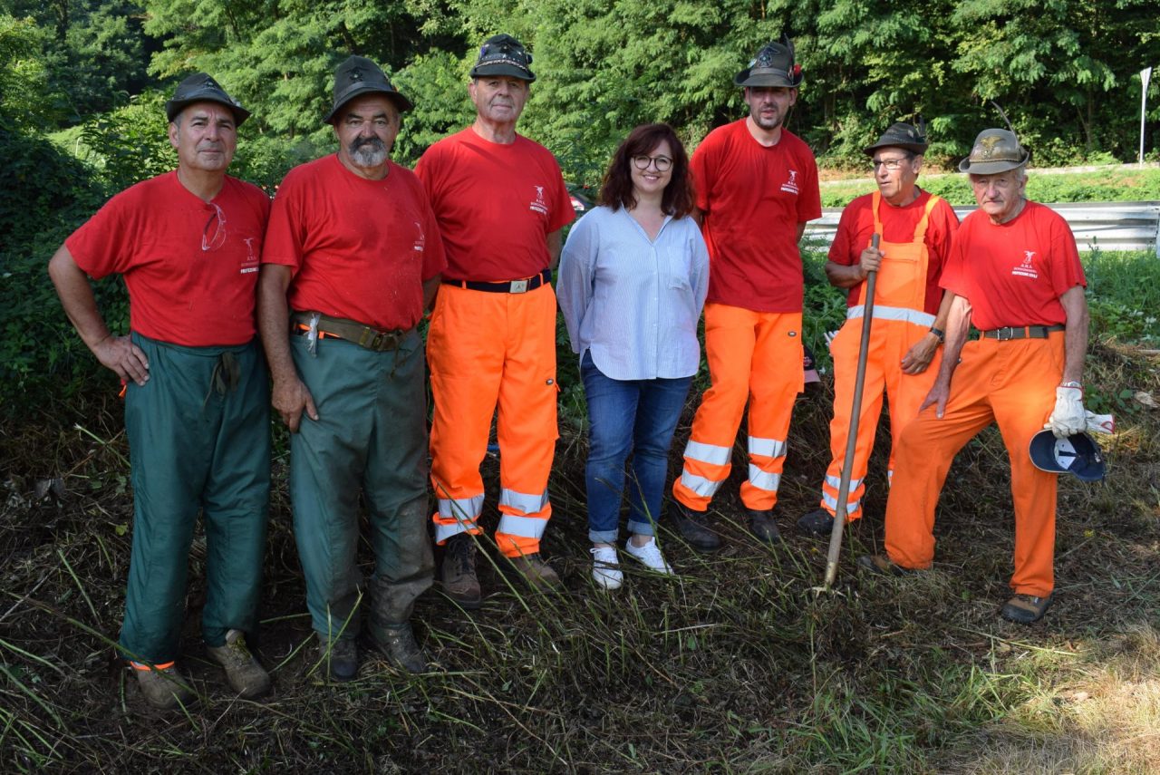 Alpini nel Rio Grua continua la pulizia dei torrenti a Borgomanero