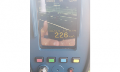 In autostrada a 226 km all'ora, beccato dalla Polizia stradale