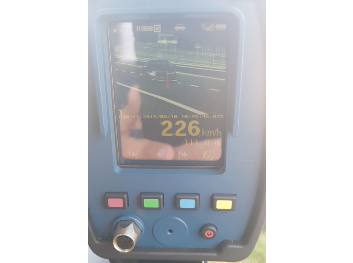 In autostrada a 226 km all’ora, beccato dalla Polizia stradale