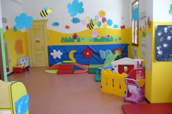 Asili nido a Novara: i posti ci sono ma non le educatrici e 166 bimbi restano fuori