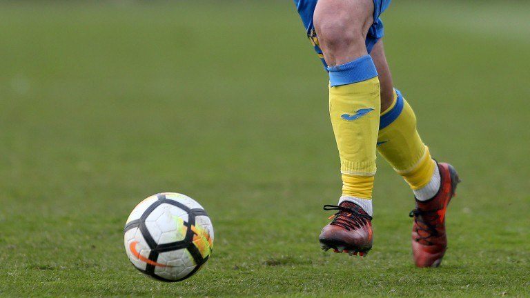 Tragedia nel novarese: calciatore 23enne muore in campo