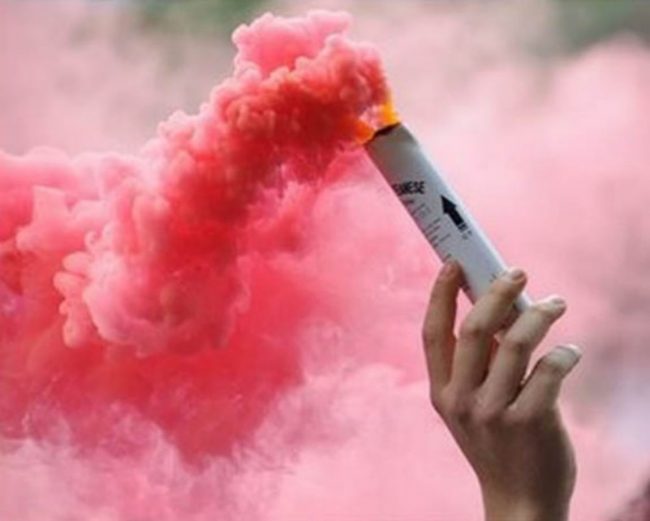 Daspo a due tifosi novaresi per i fumogeni