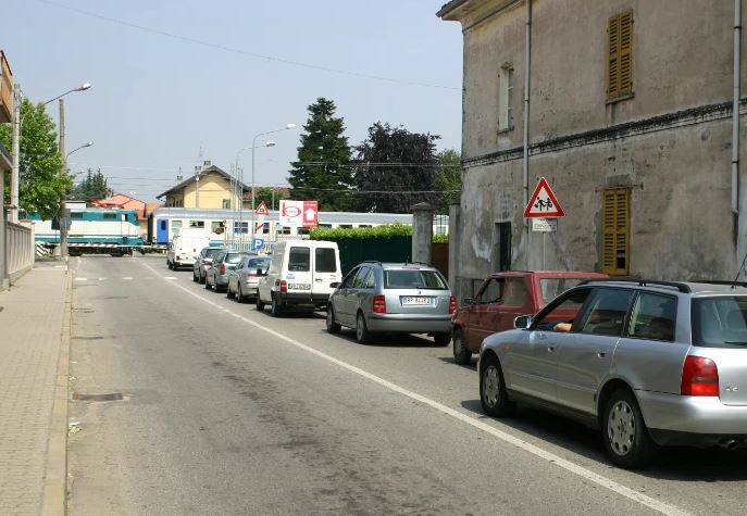 Momo passaggio a livello di via Sant’Adalgiso chiuso di nuovo