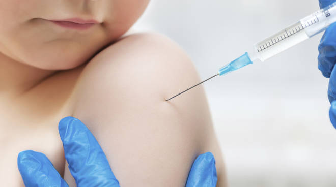 Medici di Novara: «No a spostare l’obbligo dei vaccini»