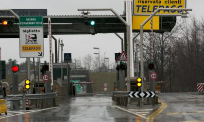 Inversione al casello di Romagnano: patente revocata