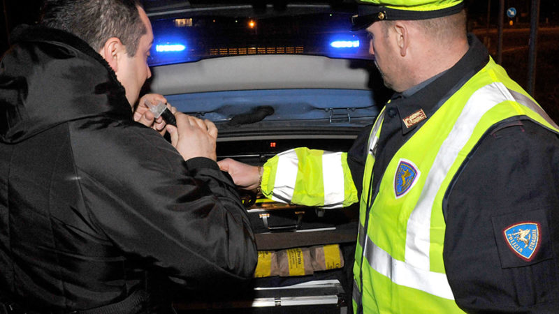 Conducenti ubriachi: controlli a tappeto della Polstrada nel novarese