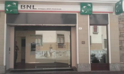 Danneggiano bancomat di Massino: è caccia ai vandali
