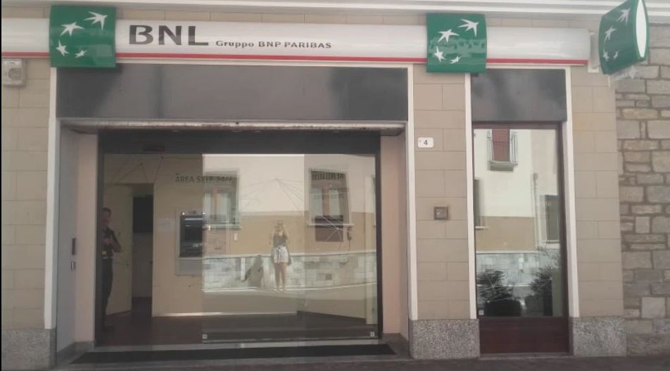 Danneggiano bancomat di Massino: è caccia ai vandali