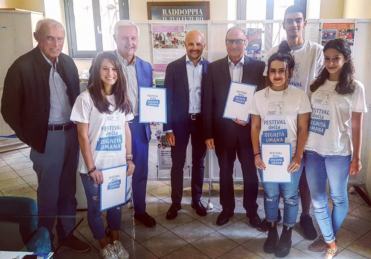 Fondazione Comunità Novarese sostiene il progetto Scuole e Giovani del Festival della Dignità Umana