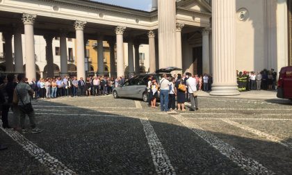 Mauro Stofella, in tanti all'ultimo saluto in Duomo