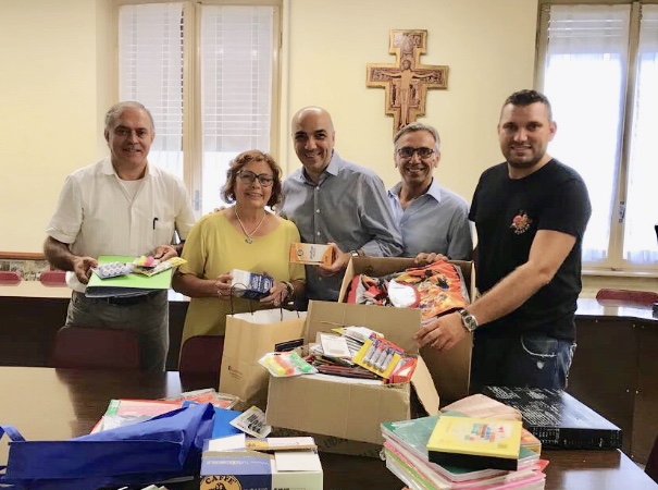 Operazione zaino pieno, successo dell’iniziativa di Fratelli d’Italia