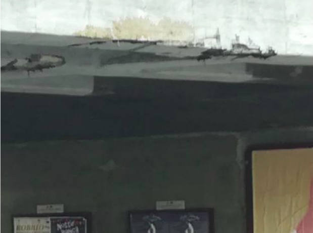 Camion urta cavalcavia, si cerca l’autista