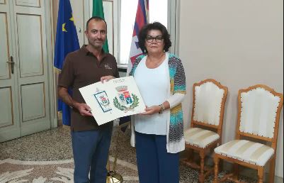 Stemma ufficiale per Divignano: il paese ha il suo simbolo