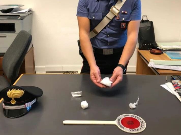 Trovati con cocaina e shaboo, arrestati due uomini residenti a Romentino e Galliate