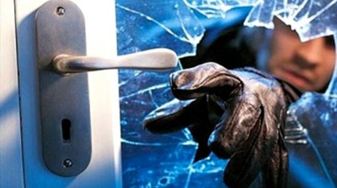 Ennesimo furto in abitazione a Cerano